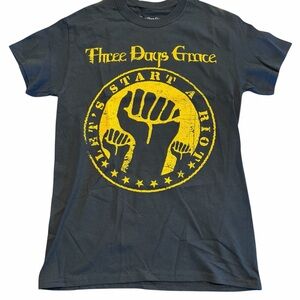 Three Days Grace Women’s Tee SMALL NEW black